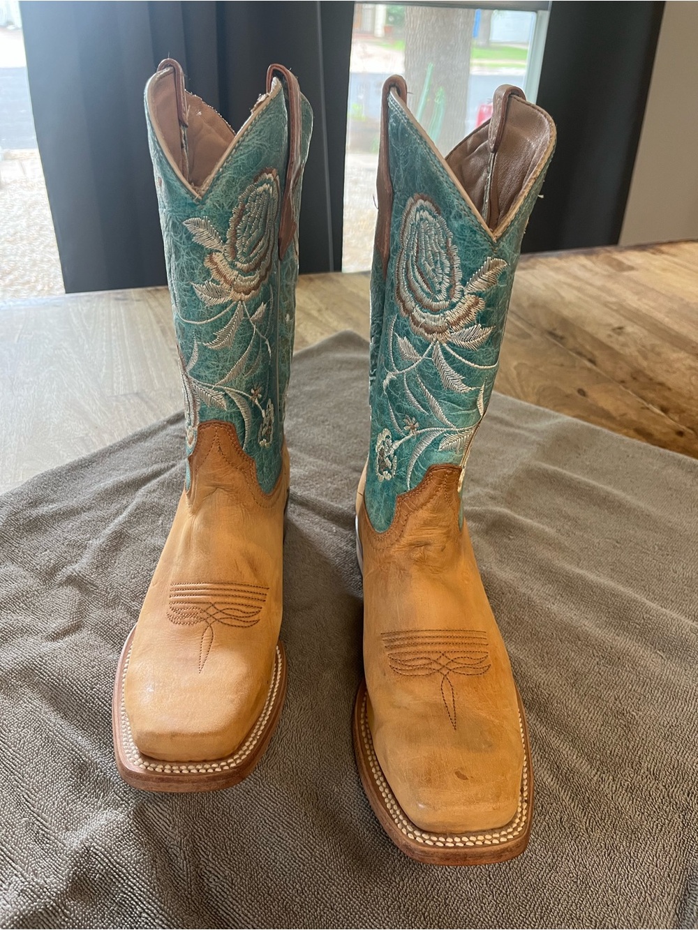 Circle G Tan Leather Sole Cowboy Boot